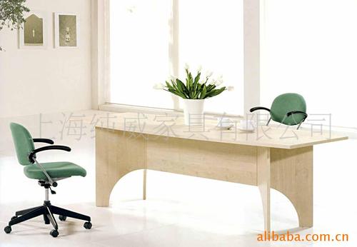 會(huì)議桌廠家產(chǎn)品與辦公用品一站式解讀 從家居場(chǎng)景到高效辦公空間的家具選擇指南